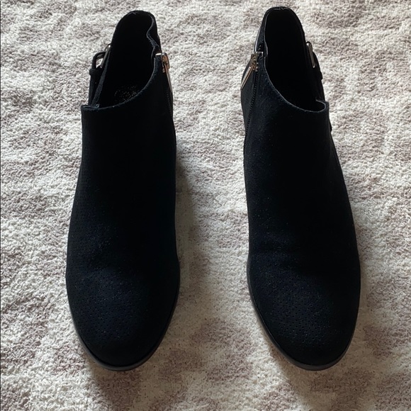 NWOT Vince Camuto Parveen Suede Booties w/ Buckle - Picture 3 of 10